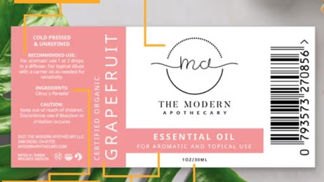 Etykieta olejku eterycznego marki The Modern Apothecary o pojemności 30 ml, wariant Grejpfrut. Na etykiecie znajdują się sekcje: marka ("The Modern Apothecary"), zalecane zastosowanie (aromatyczne i do użycia na skórę), skład (olej z owoców cytrusowych, ostrzeżenia przed użyciem oraz informacje dla alergików), szczegóły produktu (tłoczony na zimno, nierafinowany, certyfikowany organiczny), pojemność (30 ml) oraz kod kreskowy po prawej stronie. Na grafice widoczne są także kolorowe opisy wskazujące na różne 