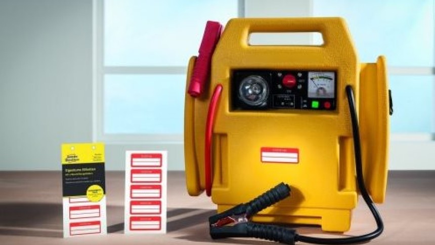 Tabliczki znaminowe do opisu ręcznego oznaczające sprzęt elektryczny