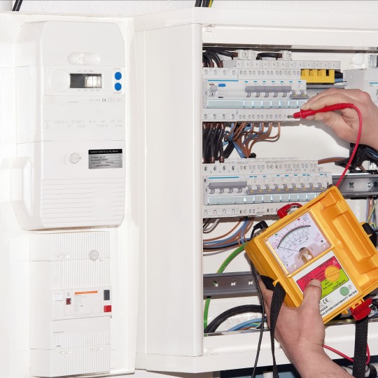 etykiety znamionowe elektryczne