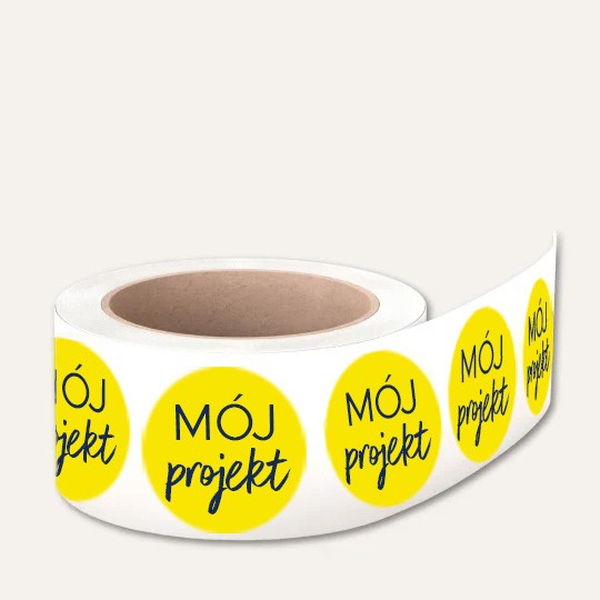 Żółte naklejki w rolce z napisem mój projekt