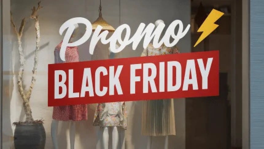 Naklejka na witrynę sklepową z napisem Promo BLACK FRIDAY i symbolem błyskawicy na tle manekinów z odzieżą