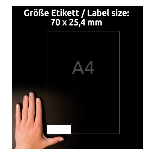 Porównanie wielkości z ręką, artykuł: 3421, arkusz uniwersalnych etykiet, format: 70 x 25,4 mm, kolor: biały.