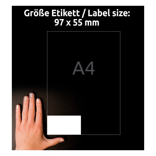 Porównanie wielkości z ręką, artykuł: 3679, jeden arkusz uniwersalnych etykiet, format: 97 x 55 mm, kolor: biały.