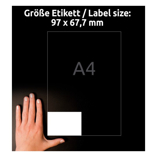 Porównanie rozmiarów z ręką, artykuł: 4782, jeden arkusz uniwersalnych etykiet, format: 97 x 67,7 mm, kolor: biały.