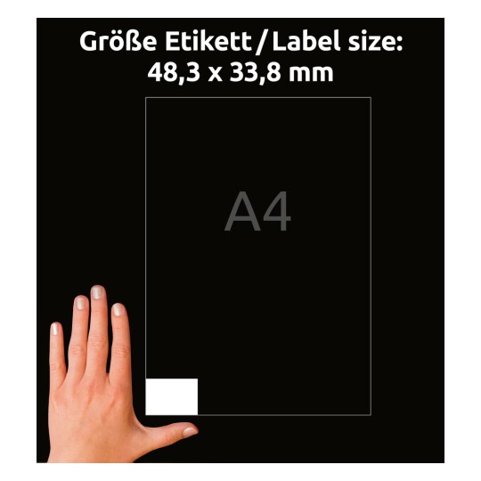 Porównanie wielkości z ręką, artykuł: 4789, jeden arkusz uniwersalnych etykiet, format: 48,3 x 33,8 mm, kolor: biały.