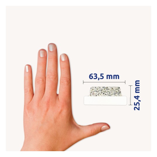 Porównanie wielkości z dłonią, Artykuł: 74179, jeden arkusz pasków samoprzylepnych, Format: 63,5 x 25,4 mm, Kolor: Srebrny.