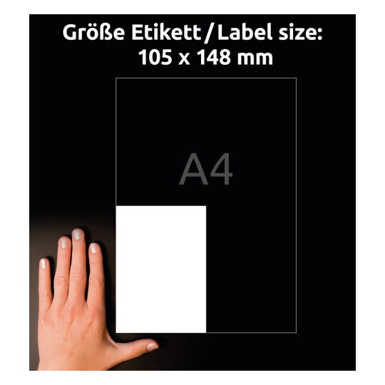 Porównanie wielkości z ręką, artykuł: B3483-50, arkusz ultrawytrzymałych etykiet foliowych, format: 105 x 148 mm, kolor: biały.