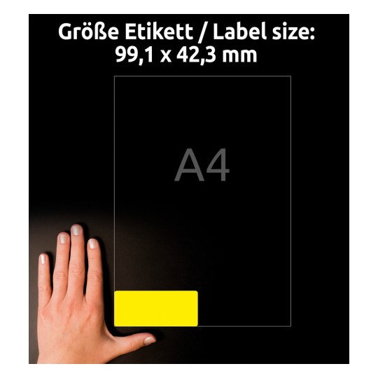 Porównanie wielkości z ręką, Artykuł: L6107-20, jeden arkusz wodoodpornych etykiet foliowych, Format: 99,1 x 42,3 mm, Kolor: Żółty.