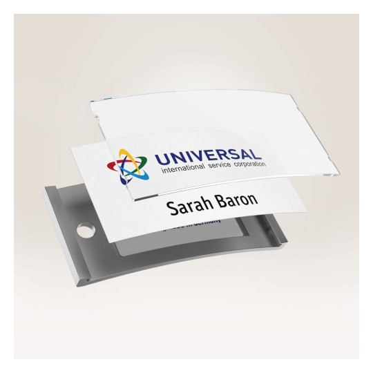Obraz przedstawia wizytówkę Sarah Baron, z logo Universal International Service Corporation. Wizytówka jest częściowo widoczna i umieszczona w eleganckim uchwycie.