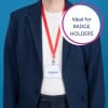 Obraz przedstawia osobę ubraną w granatową marynarkę z białą koszulą pod spodem. Na szyi ma czerwony smycz trzymający identyfikator z napisem 'MELVIN DOPPER, Projektant.' Tło ma jednolity niebieski kolor. Dymek wskazuje, że przedmiot ten jest 'Idealny dla POSIADACZY IDENTYFIKATORÓW.'