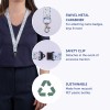Obraz przedstawia kwiecistą smycz z wyróżnionymi funkcjami, w tym obrotowym metalowym karabińczykiem, klipsem bezpieczeństwa oraz informacją o wykonaniu ze zrecyklingowanych plastikowych butelek PET.