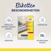 Obraz przedstawia produkt do etykiet firmy Avery Zweckform, podkreślając takie cechy jak wodoodporność, odporność na odklejanie i przyjazność dla środowiska. Wspomina również o użyciu narzędzia do projektowania w celu dostosowania.