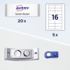 Obraz przedstawia identyfikatory Avery, numery oraz kilka uchwytów na etykiety. Widać na nim logo „Avery”, napis „Sarah Baron”, ilość 20 identyfikatorów oraz arkusze etykiet w ilości 5.